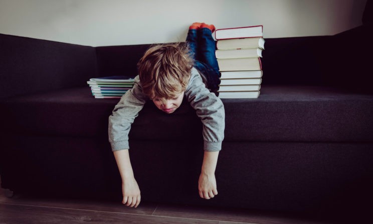 Ребенок не хочет идти в школу, что делать? Отвечает психолог