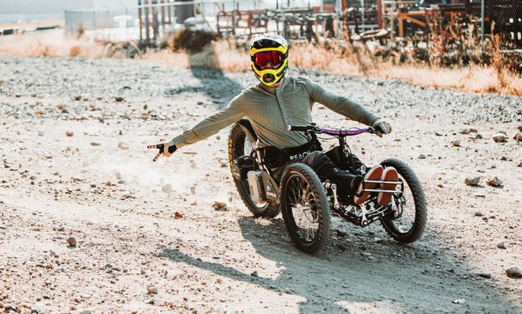 Вездеход из «Безумного Макса». Как Кристиан Бэгг создал машину для людей с инвалидностью