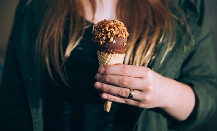 «Даже шарик мороженого приводит к обжорству». Нейробиолог — о том, как мозг мешает нам стать стройными