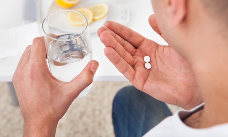 Антибиотики назначает только врач. Почему опасно принимать их при ковиде