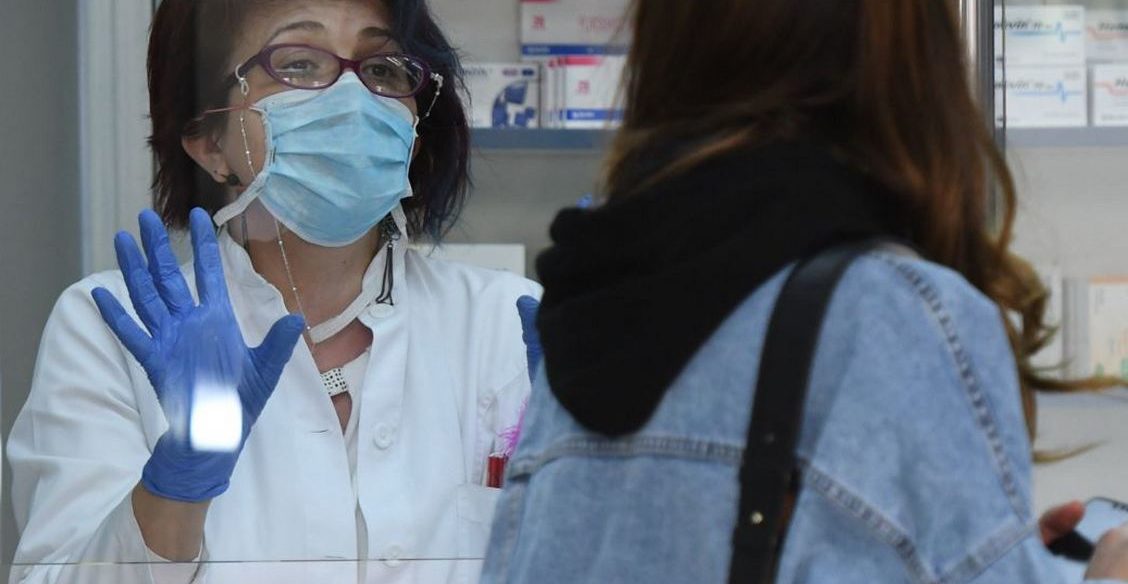 По всей стране пропадают антибиотики, которые назначают врачи при ковидной пневмонии. Почему это происходит