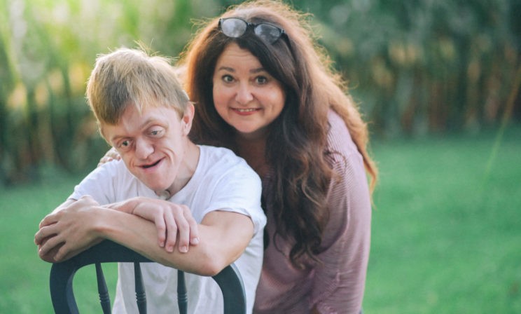 Младенца передали в хоспис, где родители прощались с ним. Но он выжил, перенес 30 операций и окончил школу