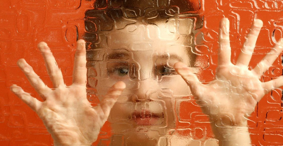 Как распознать аутизм у ребенка? Что об этом говорит наука