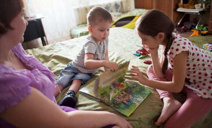 «В детдоме сказали, что Матвей — колясочник. Нас это не остановило». Как живут дети со spina bifida