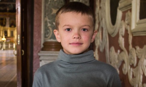 У Димы аномалия развития сердца. Операция стоит дорого, а ждать квоту нельзя