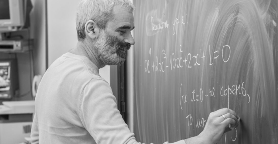 Учитель Дмитрий Шноль: «Вернетесь с дистанта, вам поставят двойки. Хорошо!»