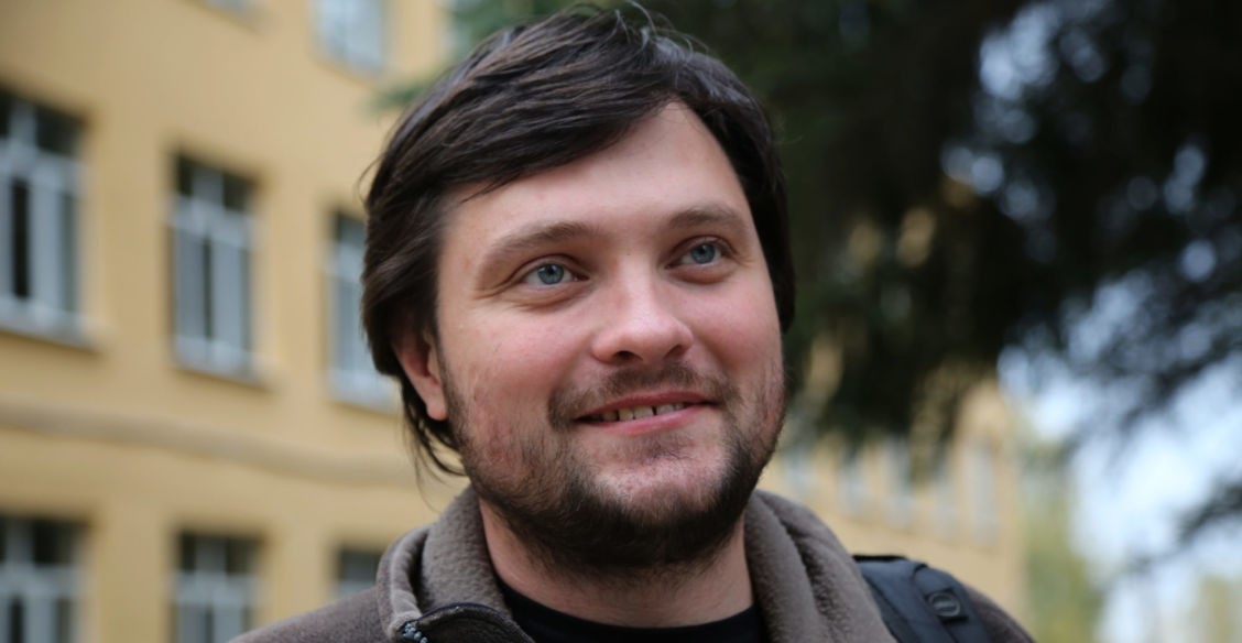 Бросил школу, жил на Камчатке с медведями и покорял США. Как учитель из Тарусы меняет российское образование