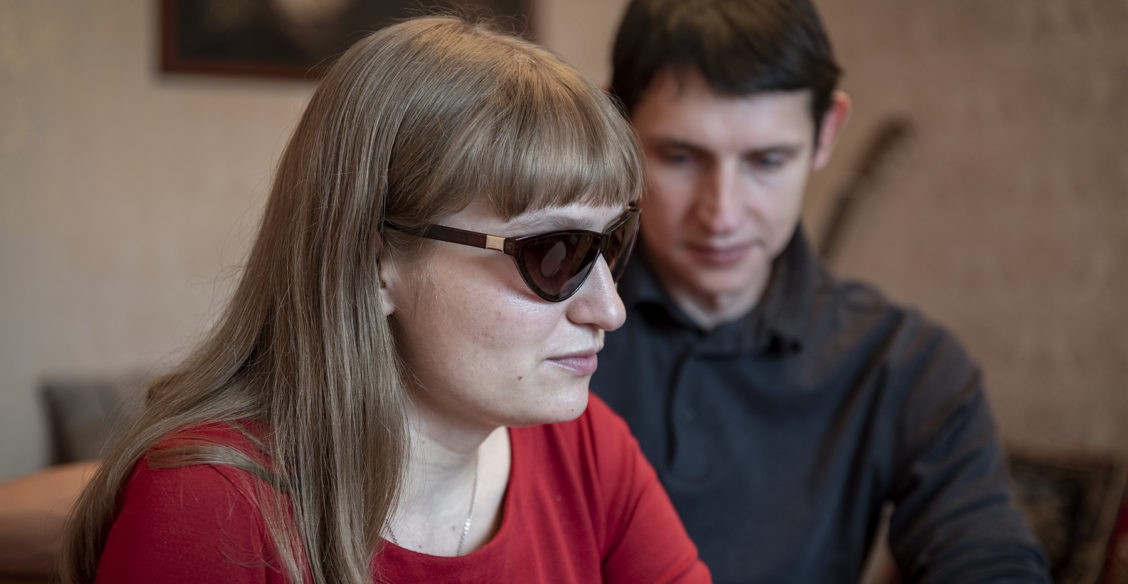 «Я написала диссертацию на слух». Один день из жизни незрячей