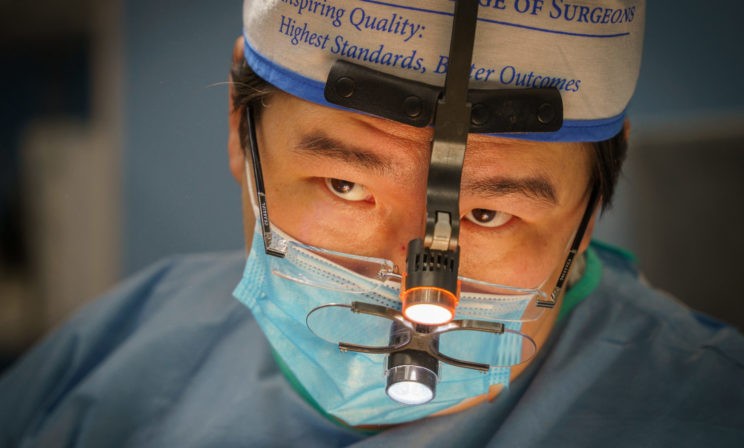 «Ковид закончится, а рак останется». Онкопроктолог Бадма Башанкаев — о своей профессии, операциях и пациентах