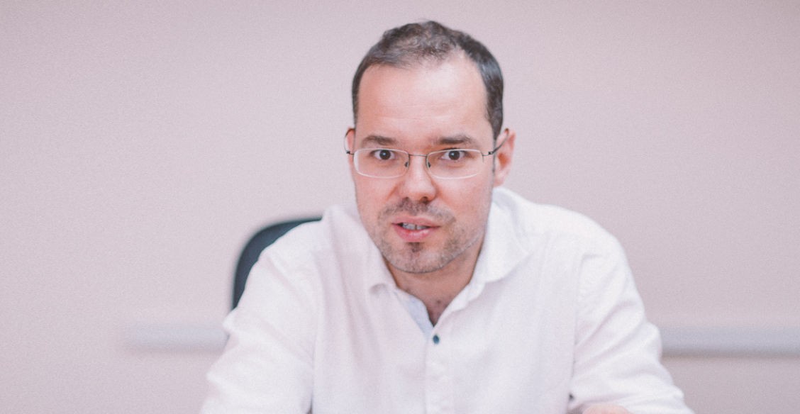 «2020 год превзошел все по вредительству в онкологии». Михаил Ласков — о том, как лечить рак в пандемию