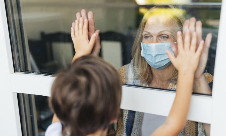 «Немного унижения, и дети будут со мной». Детские дома и интернаты не пускают родителей из-за пандемии