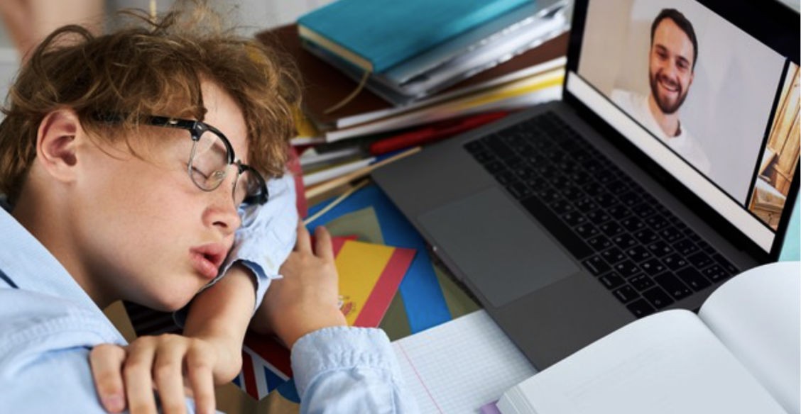 Учитель — «говорящая голова» на экране, а дети устали. Директор школы Ефим Рачевский — о проблемах дистанта