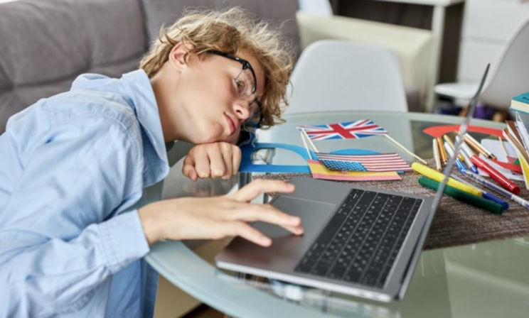 «Мы все еще учимся так, будто завтра дистант закончится». Учитель английского — о том, почему надо изменить этот подход