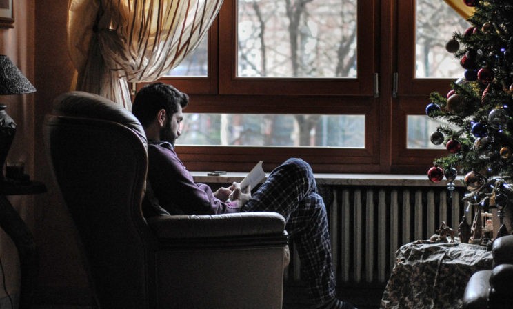 Скоро Новый год, сил нет, а тревога растет. Вот книги, с которыми вы почувствуете себя в безопасности