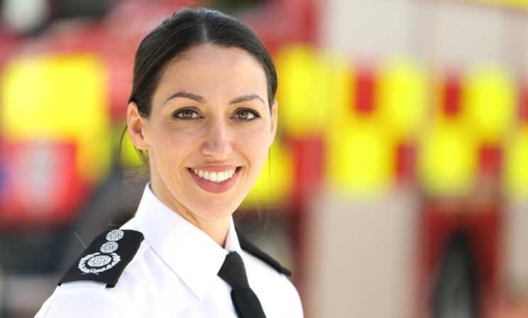 «В детской дым, а ребенка нигде нет». Пожарный офицер Сабрина Коэн-Хаттон — о самой тяжелой смене