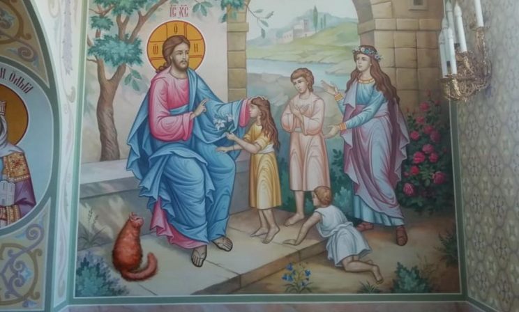 Рыжий кот на фресках, толстый и добрый. Настоятель придумал его для детей