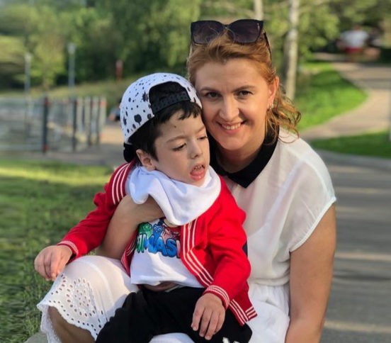 «Даня со мной попрощался». Мама мальчика с ДЦП — об утрате, любви и деле жизни