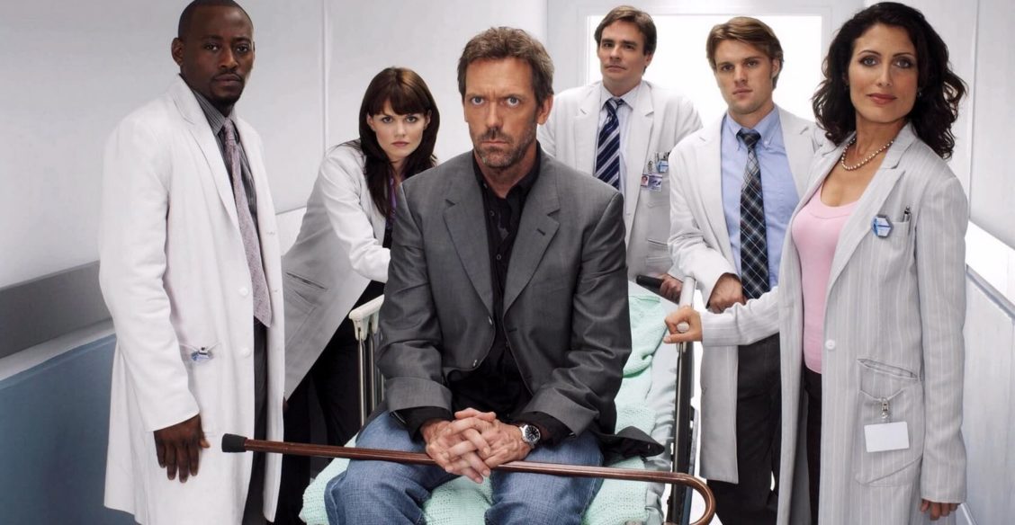 «Из реальной больницы доктора Хауса уволили бы через час». Врачи — о медицинских сериалах