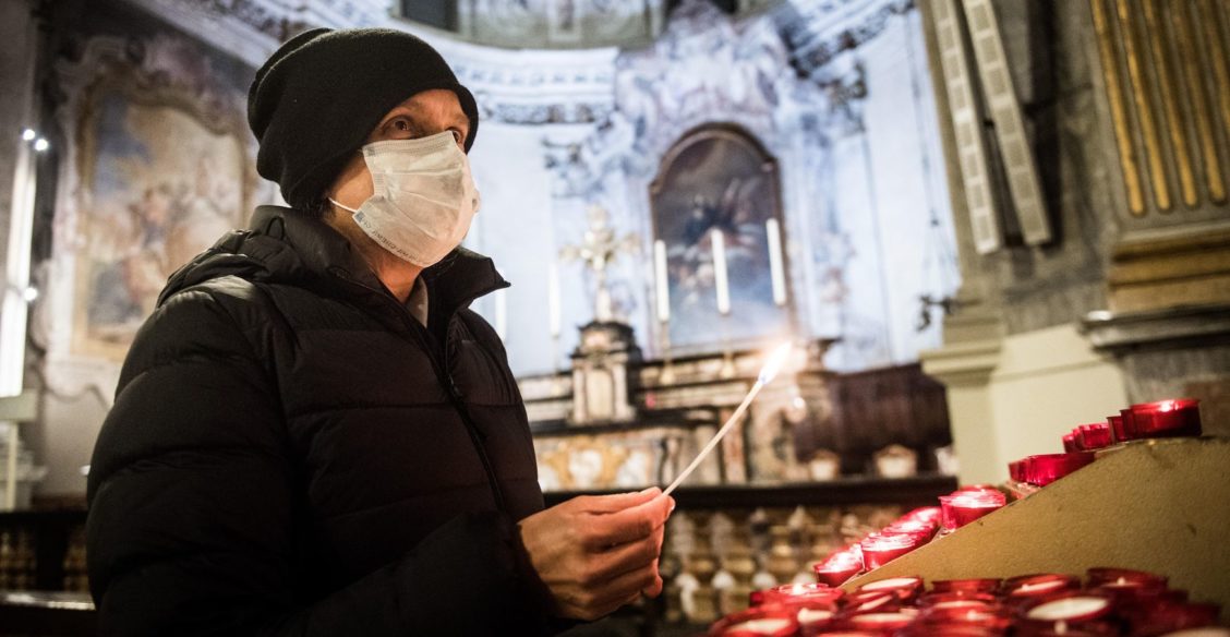 Рождество в храмах стало другим. Как православные Европы встречают праздник в карантин