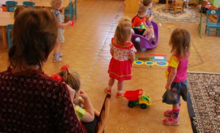 «Конфеты с коньяком сдать воспитателям!» Детский сад вышел с каникул