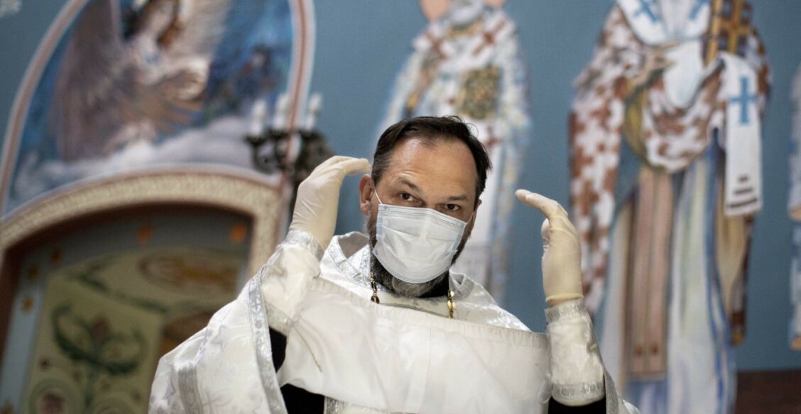 Священник в «красной зоне». Как причастить пациента на ИВЛ и убедить врачей, что ты нужен