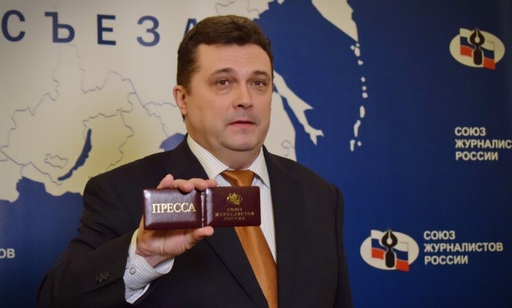 «Наших коллег задерживали и били» — председатель Союза журналистов России