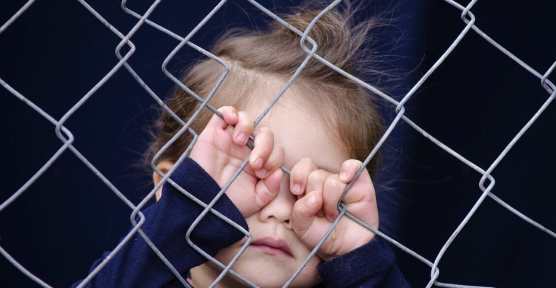 «Дети вне семьи остаются без защиты». Людмила Петрановская — о том, чем опасны закрытые школы и приюты