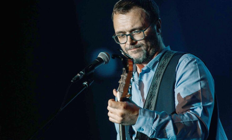 Сын кричал: «Не дашь на водку — покончу с собой!» А мать заплакала, но денег не дала