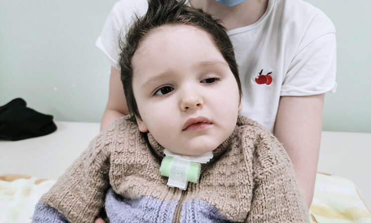 «Мой сын не улыбался полгода». Мама вышла на секунду, Рома выпал из окна