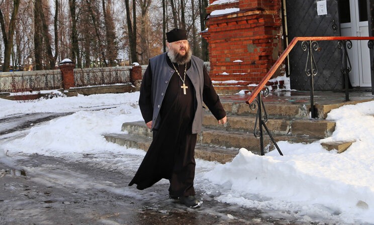 «Бездомные жили у меня, а потом мы открыли приют». Священник — о 80 подопечных и надежде на новую жизнь