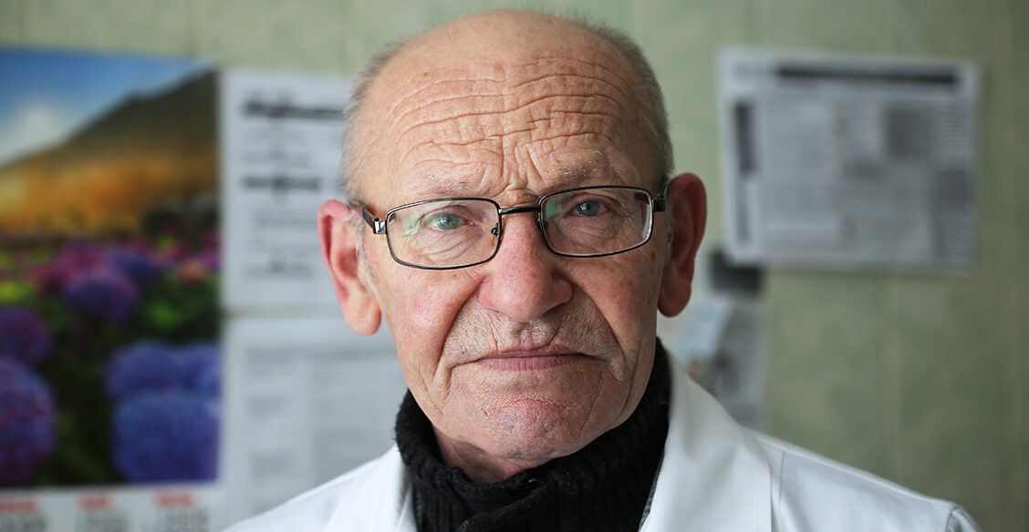 «Трое подростков без сознания, а носилки одни». Кого спасает единственный врач воронежского села