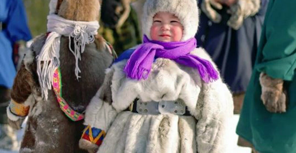 Охотятся на медведя и пишут диктанты. Как учатся манси из таежных поселков