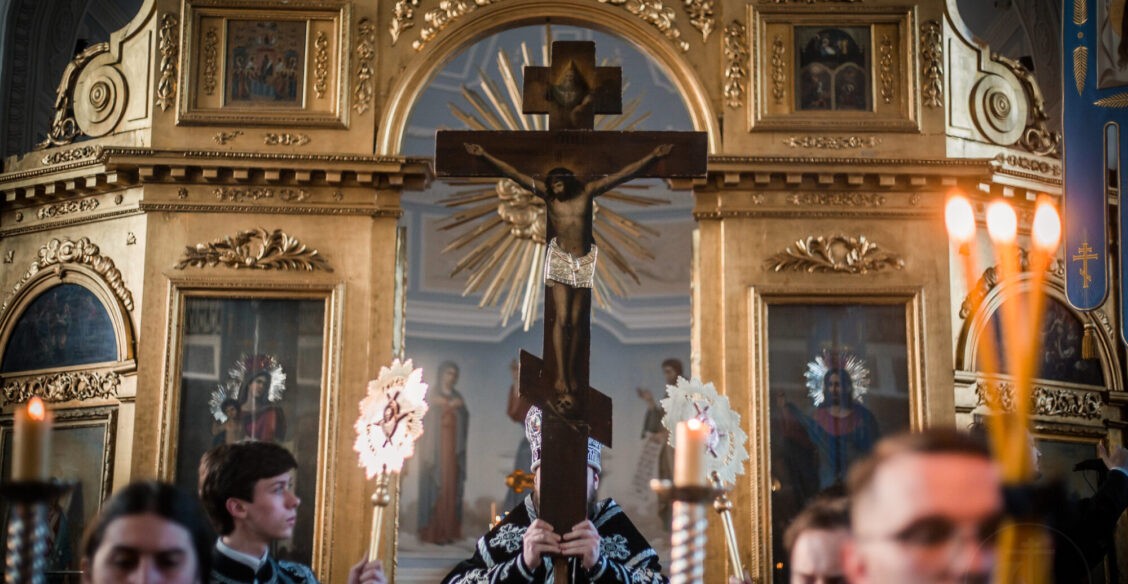 Христос — на крест, а мы — по магазинам?..