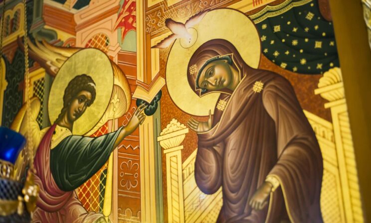 Пресвятая Дева может казаться непонятной. Но всегда будут те, кто хочет Ей подражать