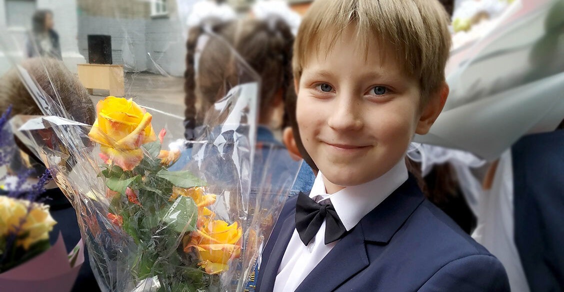 Врач сказала: «У вас родился дурак!» Теперь она смотрит на Диму как на чудо