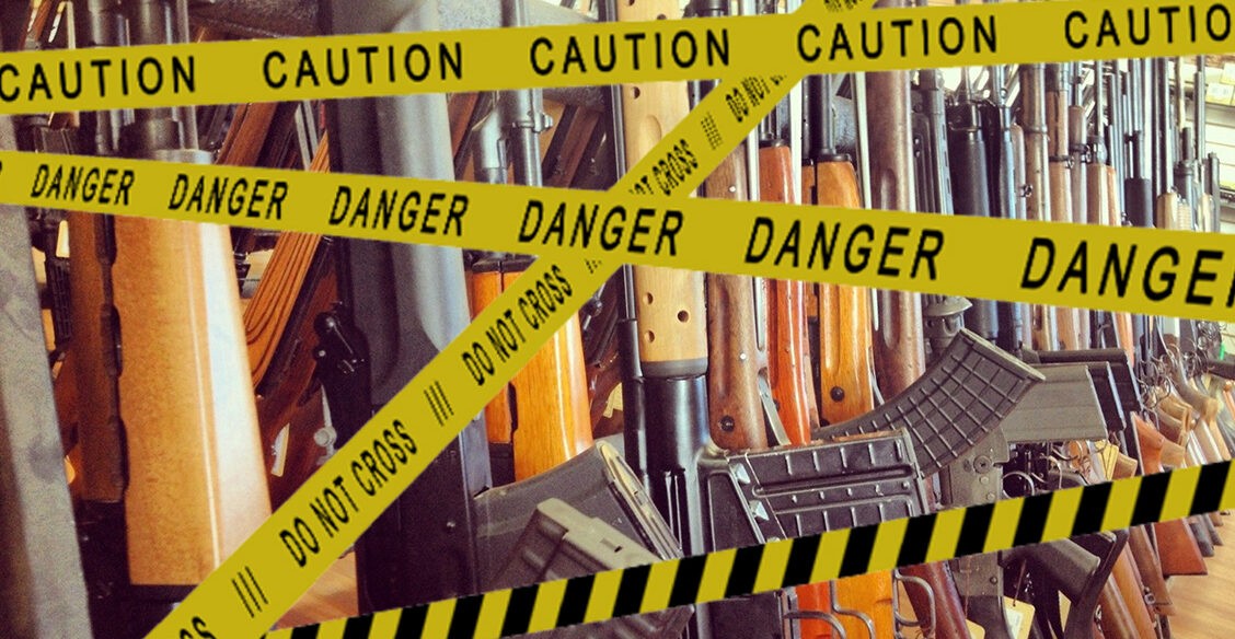 После расстрела школы в Казани хотят ужесточить оборот оружия. Это предотвратит новые трагедии?