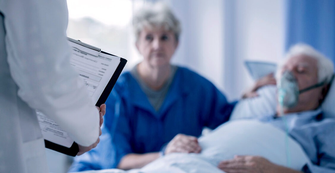 «А в этой больнице у вас есть знакомые врачи?»