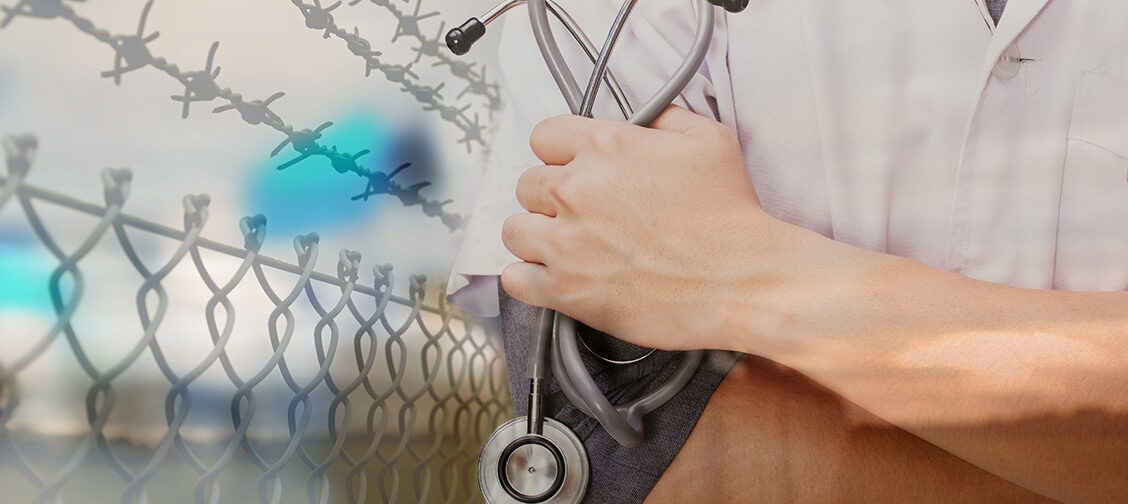 «Прошу выделить конвой для сопровождения больного». Врач из колонии — о том, может ли тюрьма быть свободной