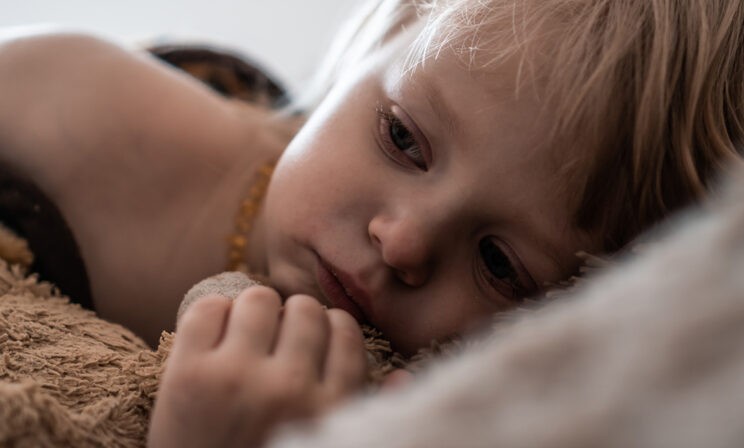 «Девочка болеет, не смотри на нее» — услышала я. И вспомнила, как сама была жестокой