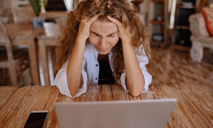 «А помнишь, как спорил с “цветочком”?» Ругались в интернете, а встретились на лестничной клетке