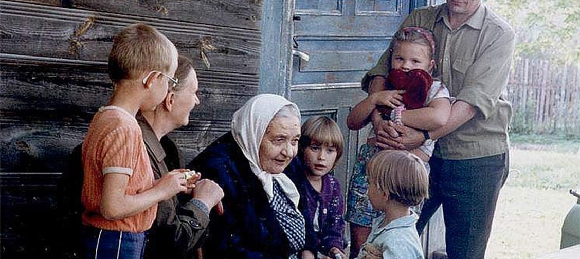 Ночью стучат в дверь. Открываю — лось!