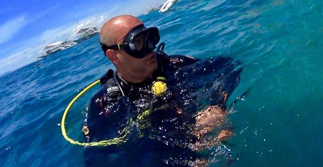 Играли у берега и утонули. Спасатель Карэн Агамалян — о людях на воде, беспечности и булавке в плавках