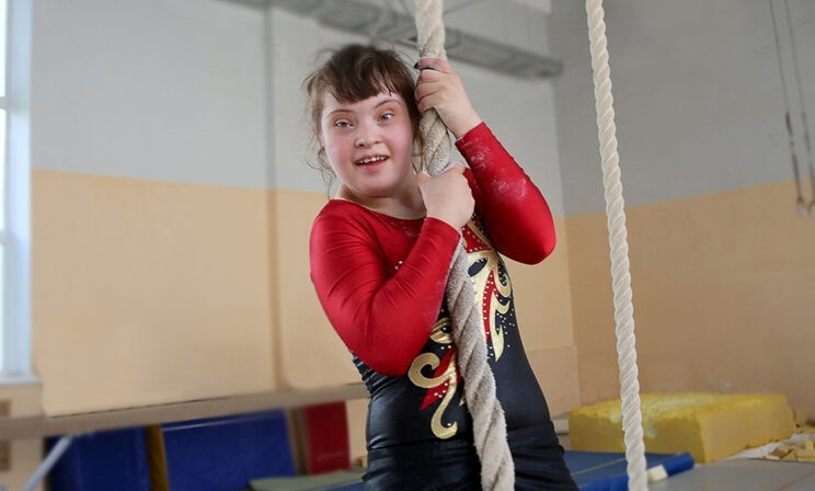 «А если я упаду и подведу Россию?» Как живет чемпионка по спортивной гимнастике с синдромом Дауна