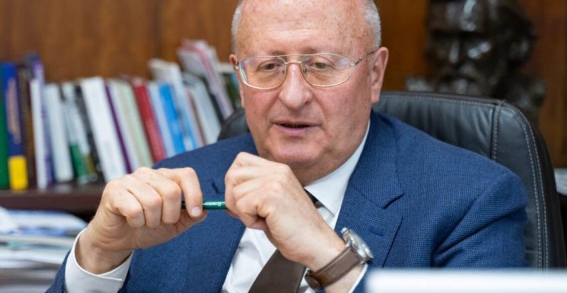 Что мы узнали про новый штамм? Создатель "Спутника" Александр Гинцбург — в интервью "Правмиру"