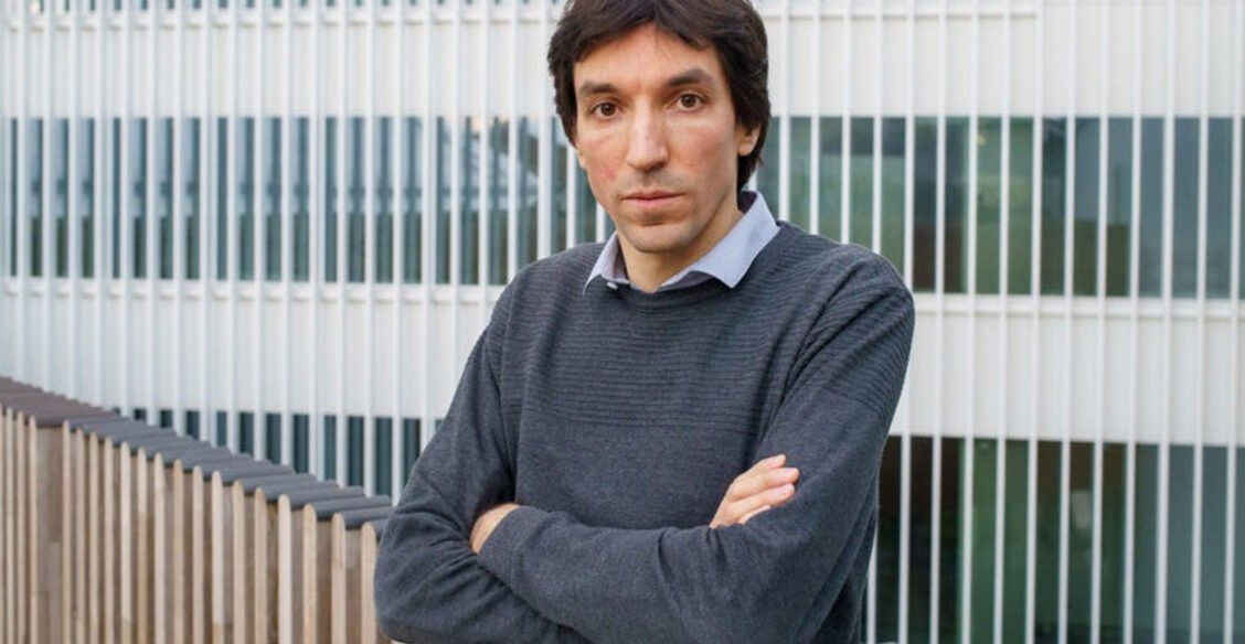 «С точки зрения вируса, Россия не вакцинирована вообще». Вирусолог Георгий Базыкин — о взрывном росте заболевших