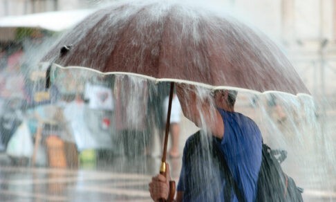 В Москве пройдет «суперливень». Правила безопасности от МЧС