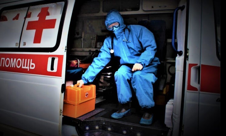 Скорые не едут, диспетчер ставит в очередь, больным все хуже. Что происходит в регионах