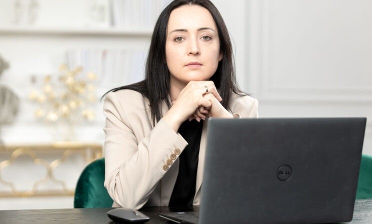«Когда муж бьет жену, он способен переключиться на ребенка». Адвокат Мари Давтян