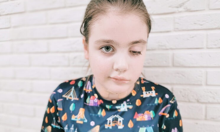 Маша странно улыбалась, оказалось — опухоль мозга