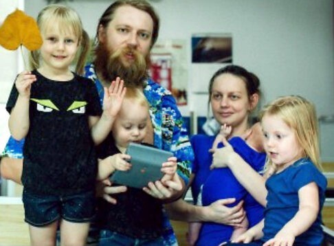 «Никто не знает, что такое детство». Восьмилетняя Алиса сдала ЕГЭ, «Правмир» поговорил с ее семьей